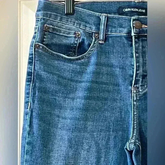 Calvin Klein Jeans Tapered Leg Women’s Size 30 - Picture 3 of 8